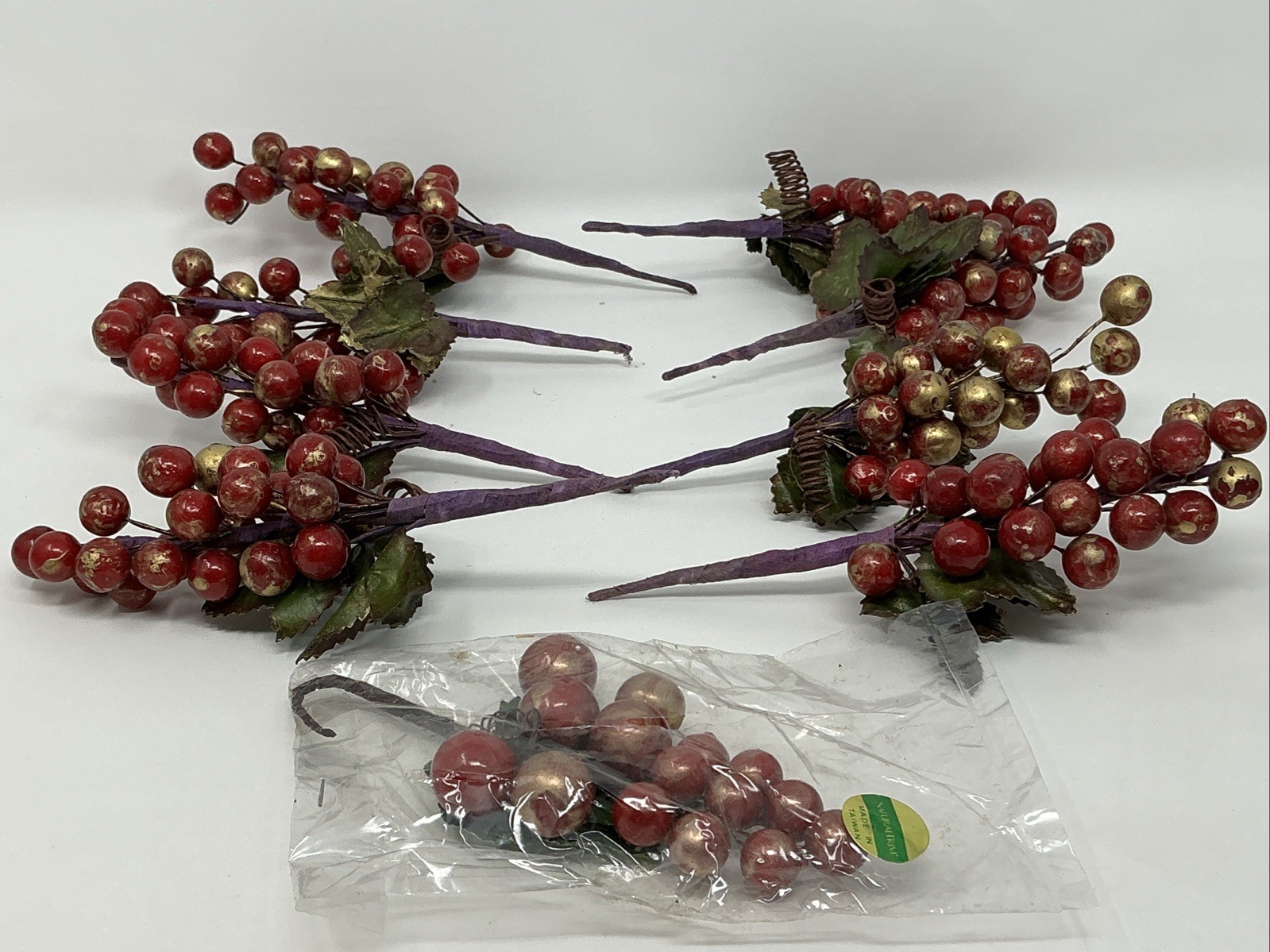 Berry Picks Red w Gold 6” Long Christmas Holiday Home Decor Lot Of 9 Vintage