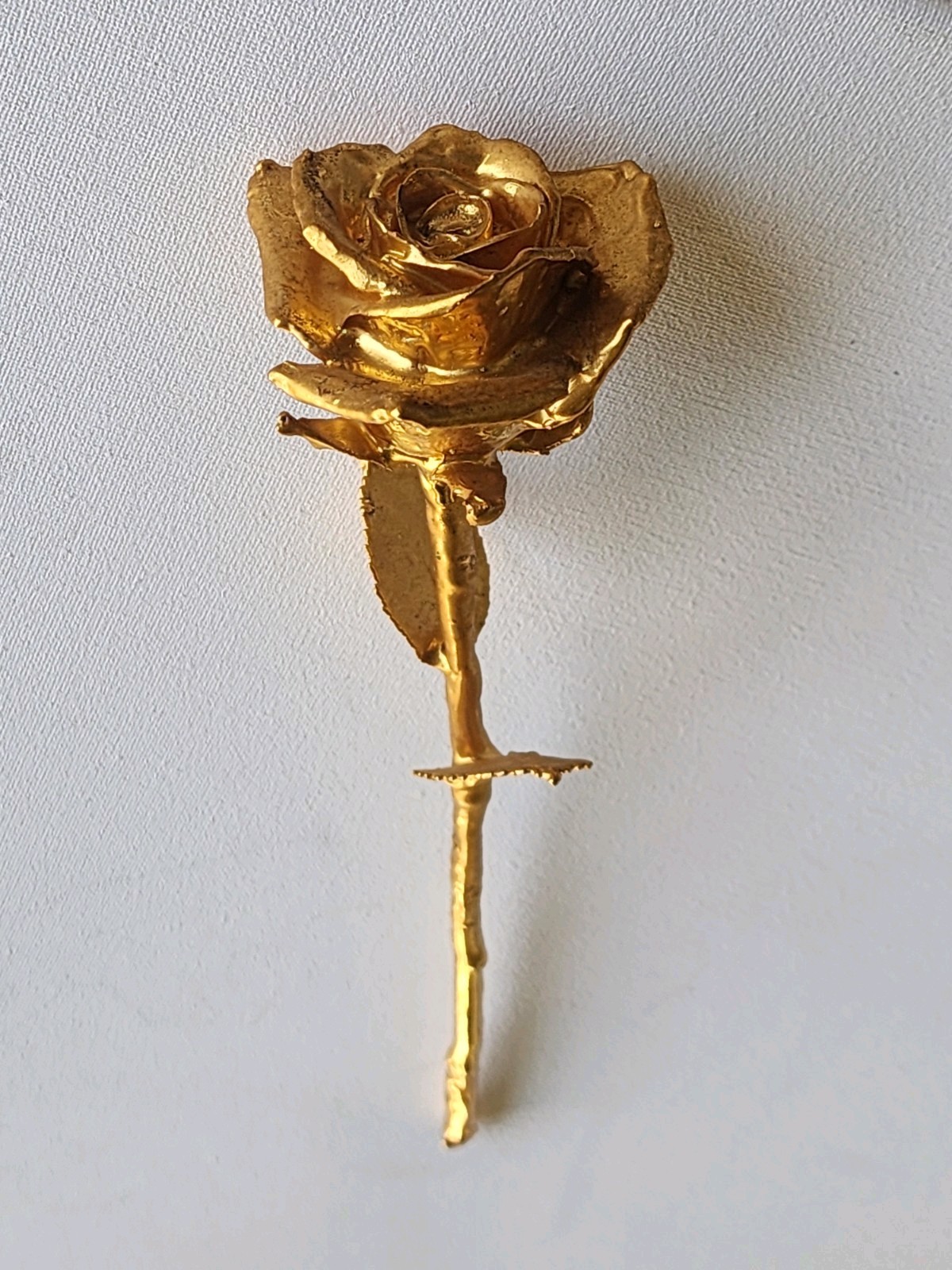 Vintage 12″ Gold Tone Long Stem Rose Decorative Metal Flower Floral Display