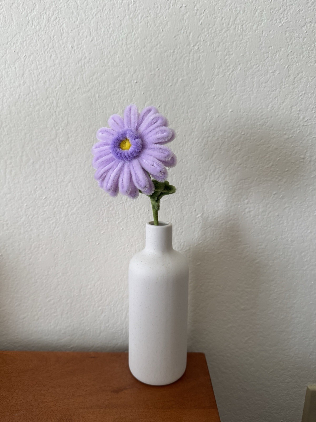 Handmade pipe cleaner flowers; daisy; decoration; vase not included