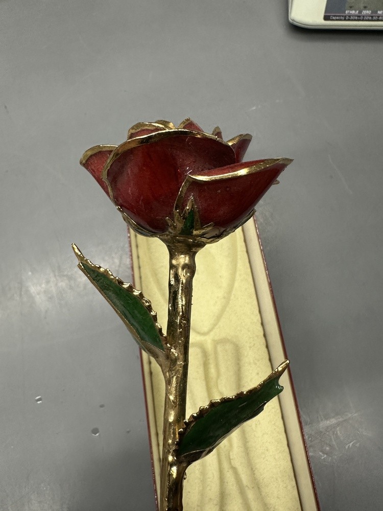 LIVING GOLD REAL ROSE DIPPED IN 24K GOLD RED BOXED Vintage