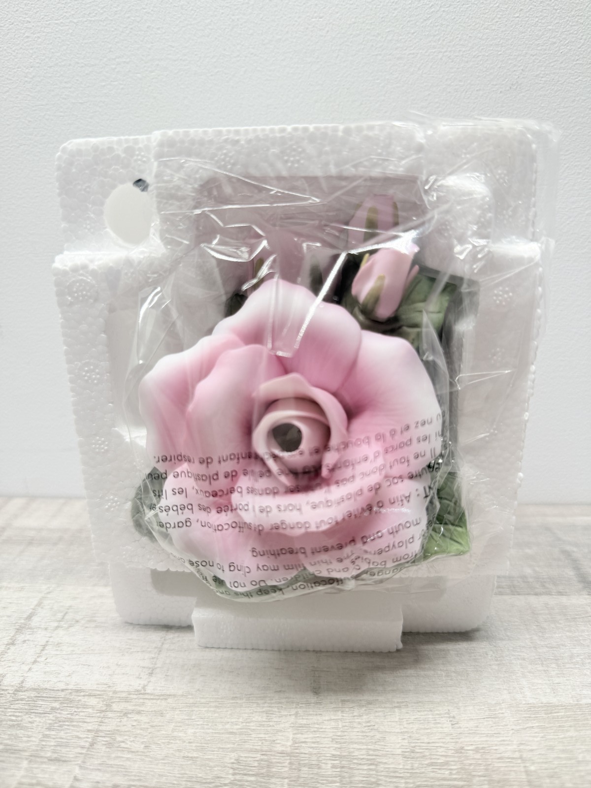 Avon Gift Collection Rose Nightlight Floral Decor Home Accent New in Box