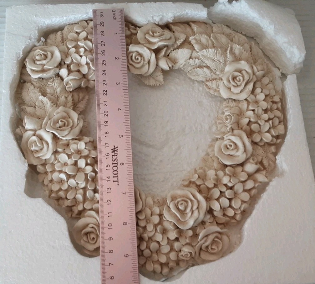 Vtg Resin Heart Rose & Hydrangea Off White Wreath Wall Hanging Decor W/Box