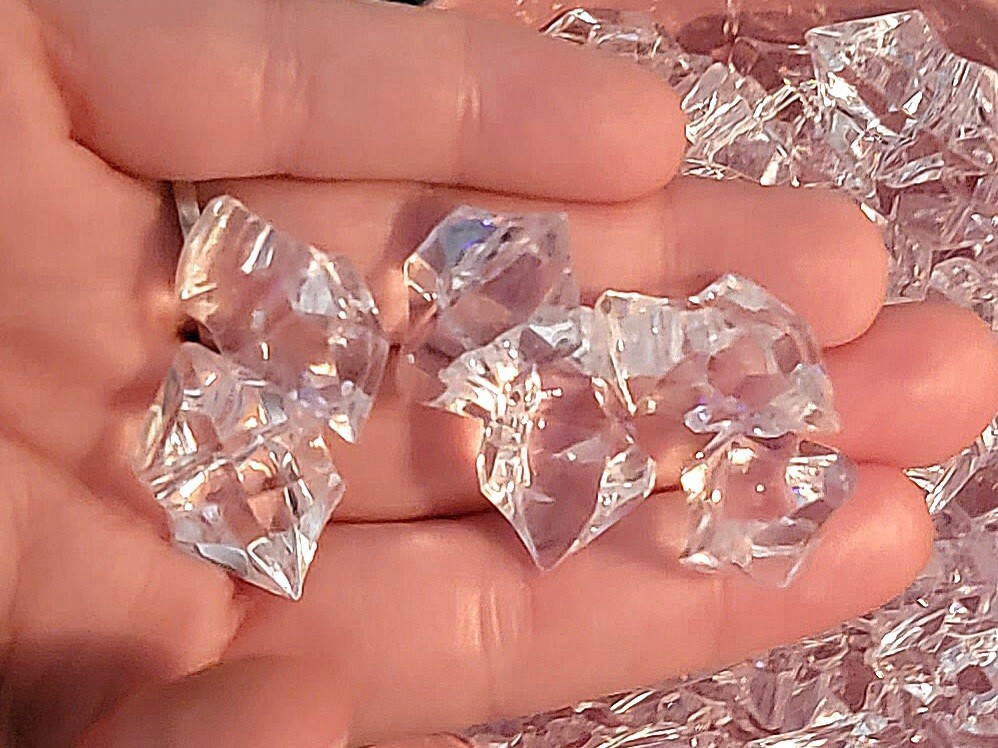 50 Pieces Of Large 1″ Irregular Acrylic Faux Ice / Clear Stones / Artificial…