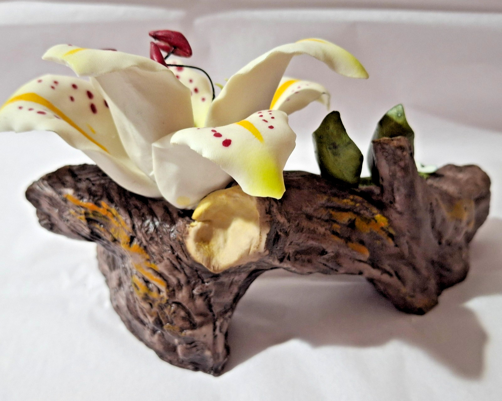 VTG Rare Tiger Lily Branch Cream Yellow Green Italy Porcelain Has Damage