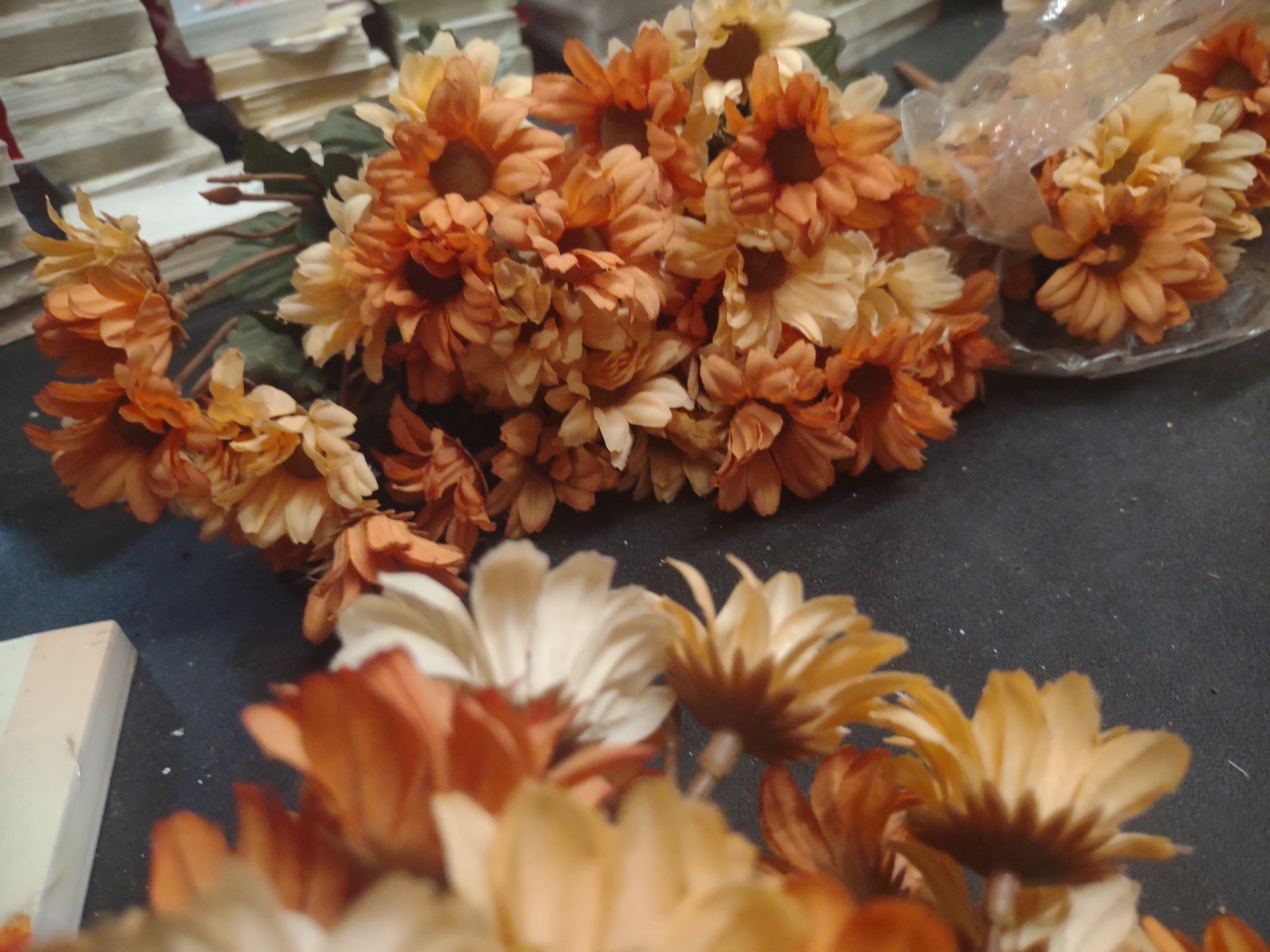 10″ Vintage Silk Mini Daisy Bush, 9 Stems, Caramel, Cream, & Peach Fall Daisies
