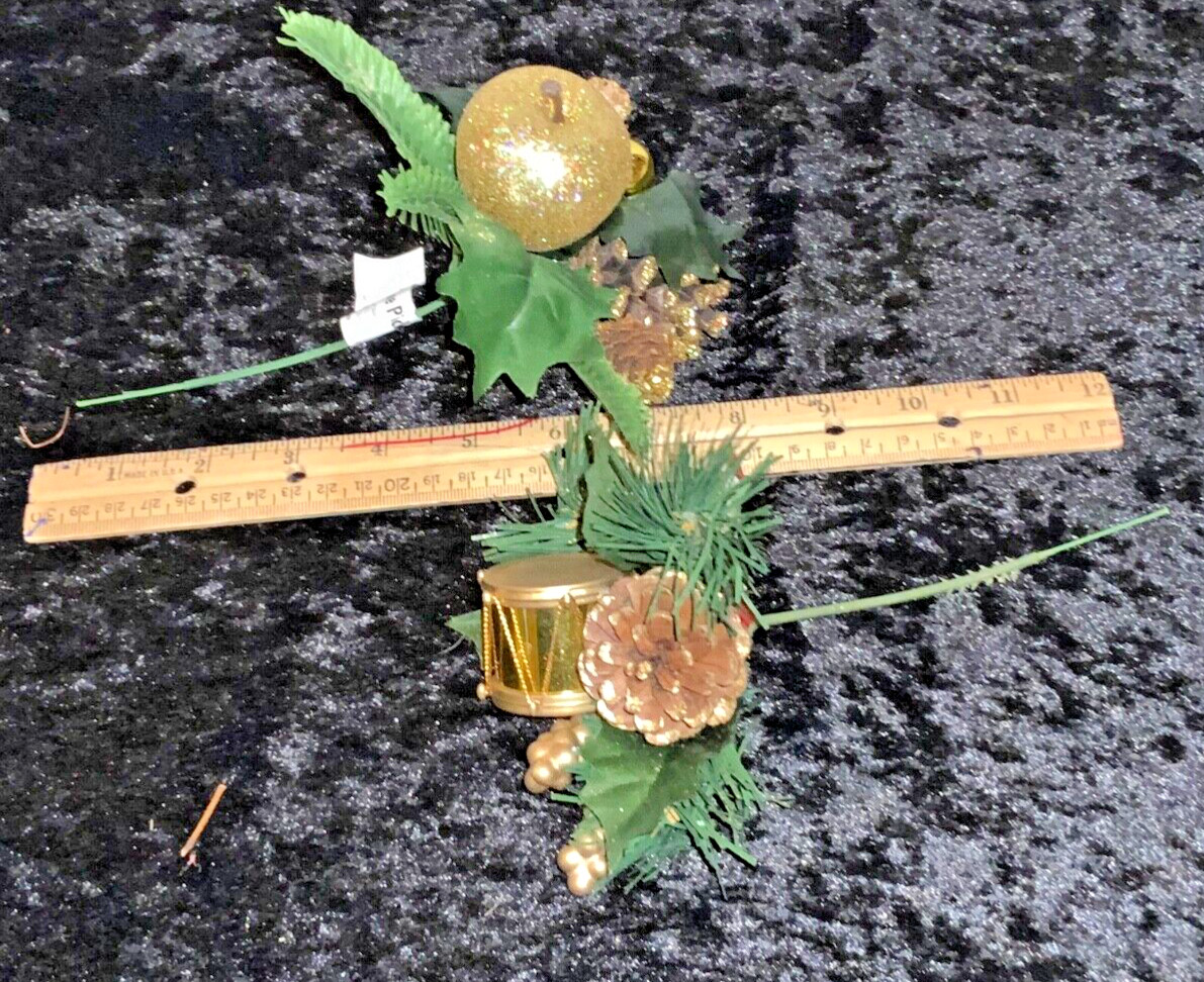 Lot of 4 VINTAGE Floral Bouquet Basket Pick Decorations