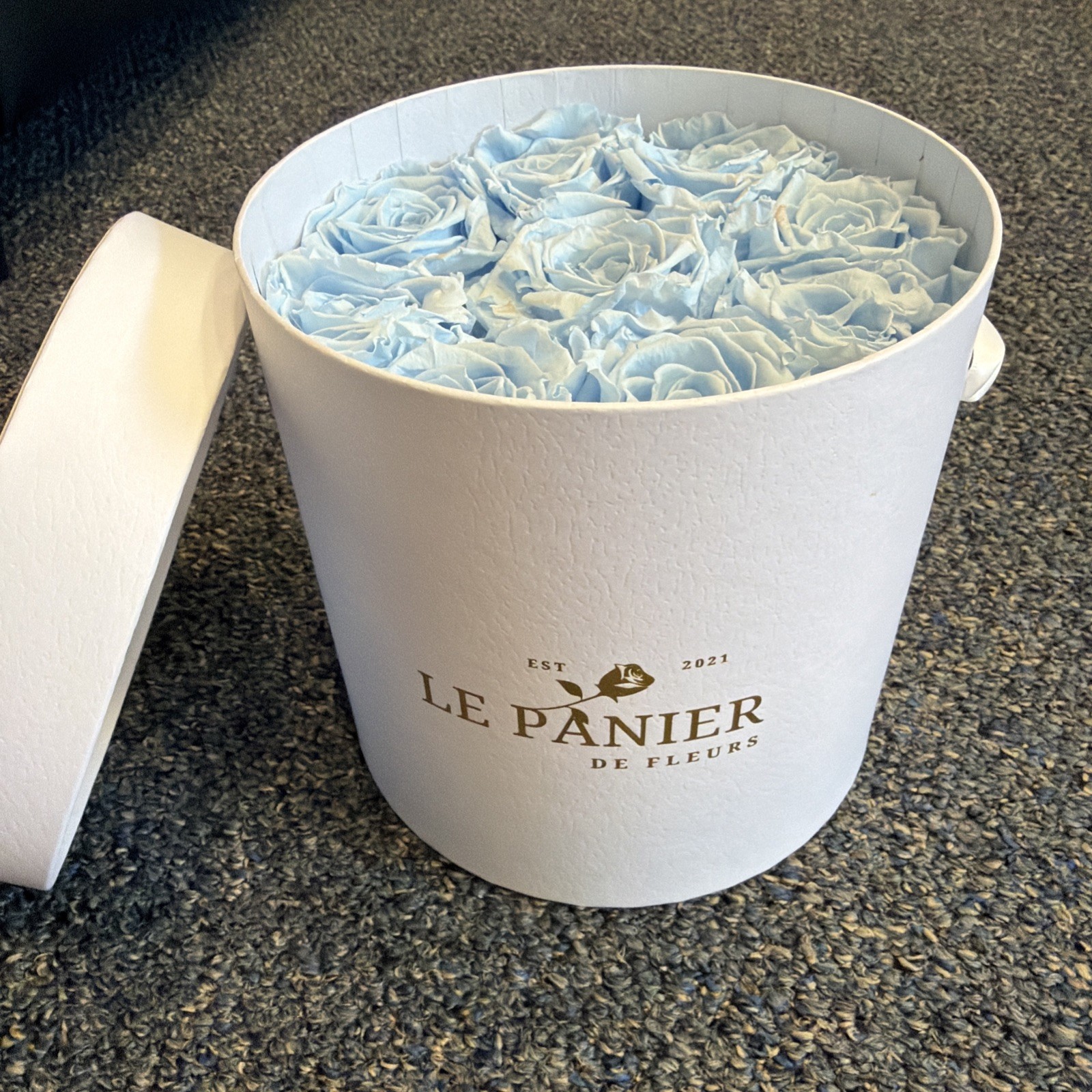 Preserved roses box of 9 blue eternal roses Le Panier de Fluers rose home decor