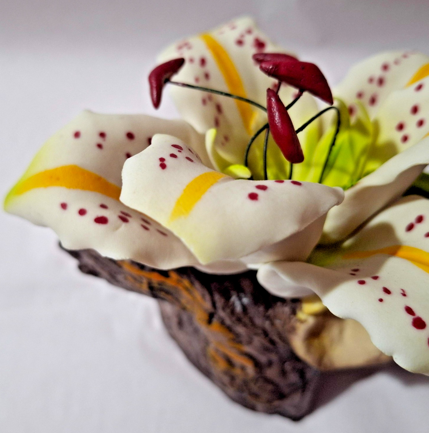 VTG Rare Tiger Lily Branch Cream Yellow Green Italy Porcelain Has Damage