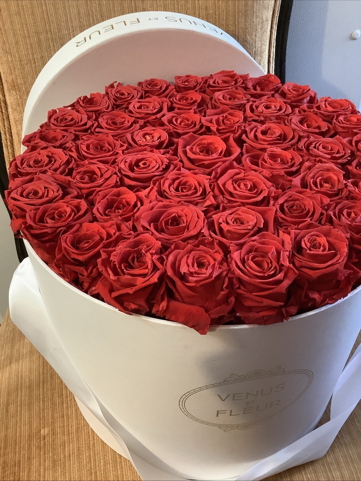 Venus Et Fleur Large Round White Box 46 Red Eternity Preserved Roses Luxury