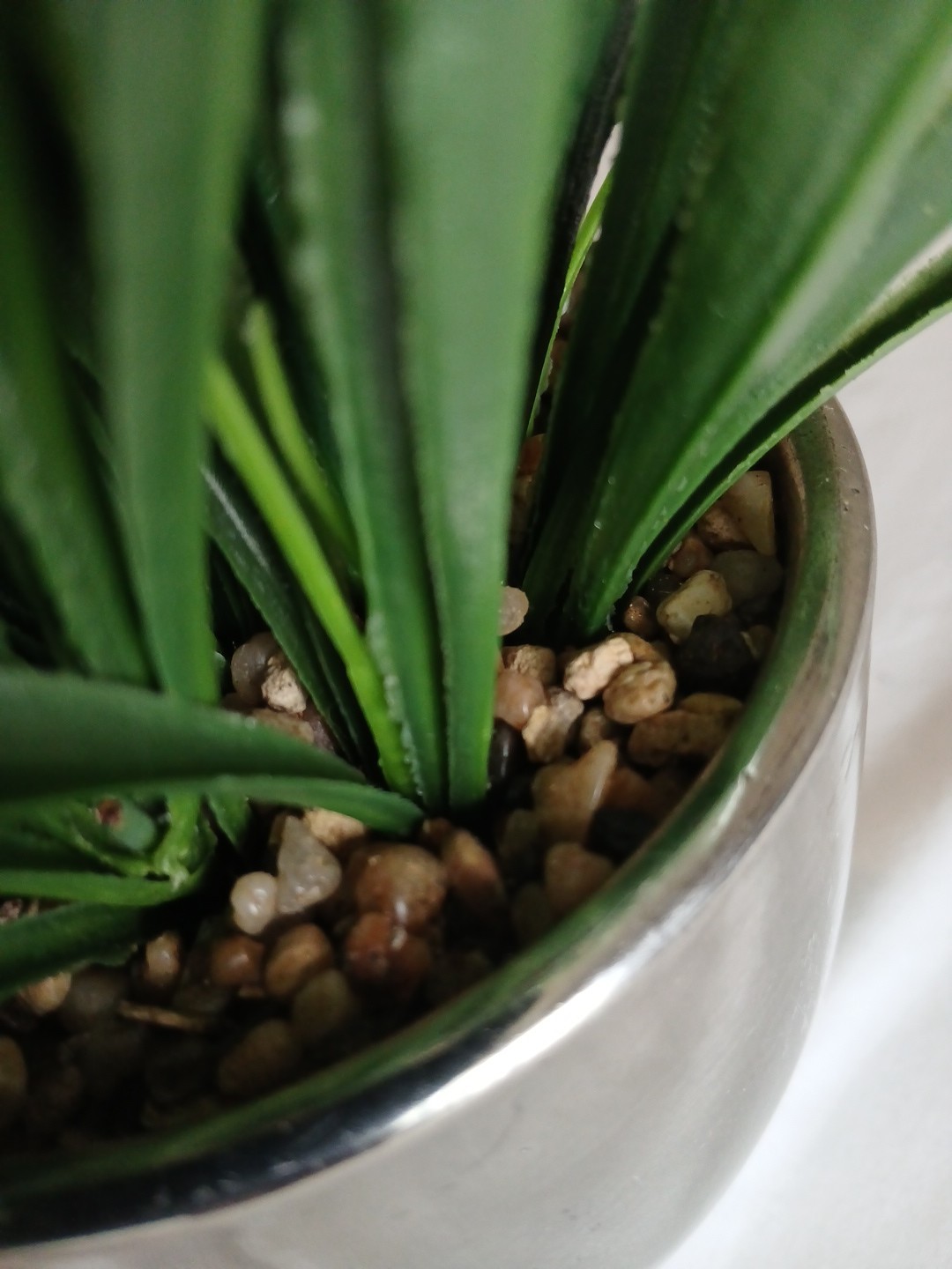10 Inch Faux Grass Leaf Plant With Chrome Finished Planter