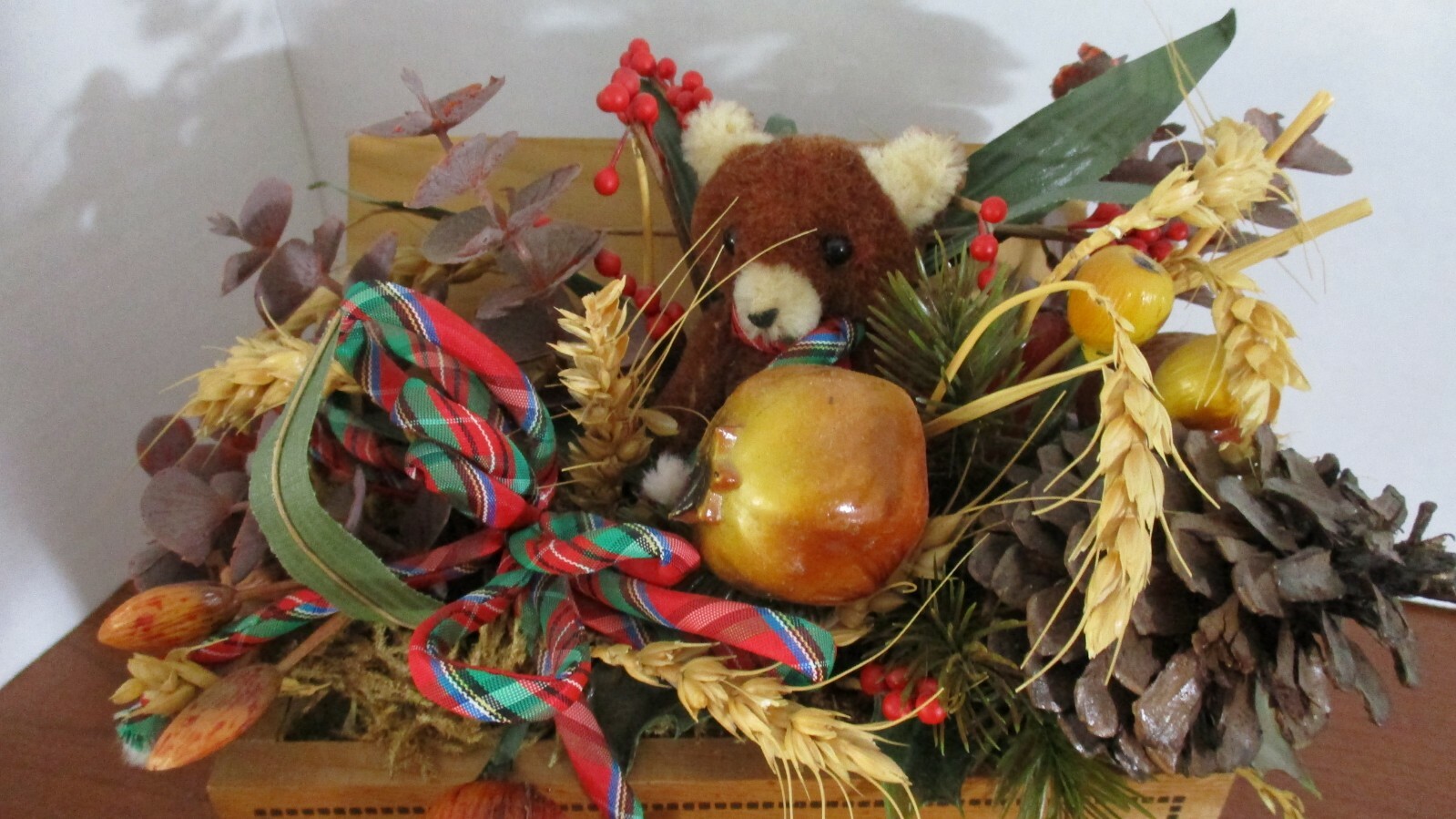 KOD~Wood “My Teddy Bear Toy Chest” FLORAL ARRANGEMENT