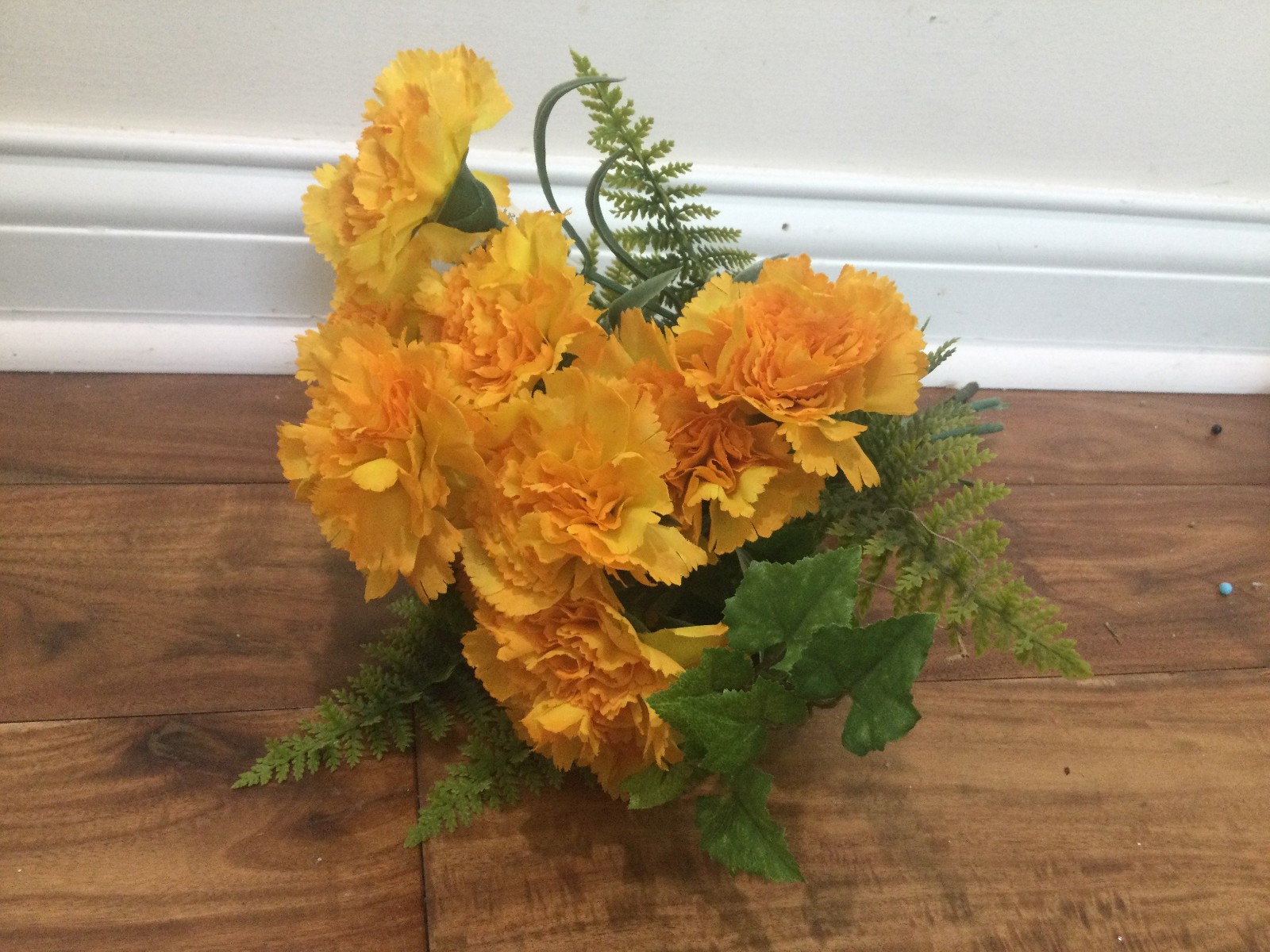 Vtg bouquet 12” yellow carnation Flowers 2 bushes,+ 5+ poly Fern +Ivy bush