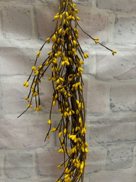 Pip Berry Garland Yellow 4′ FULL BEAUTIFUL BERRIES