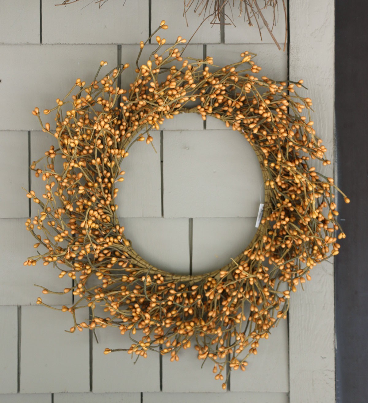 Pip Berry Wreath 18 inch Tea Stained Tan Primitive Floral Wall Decor