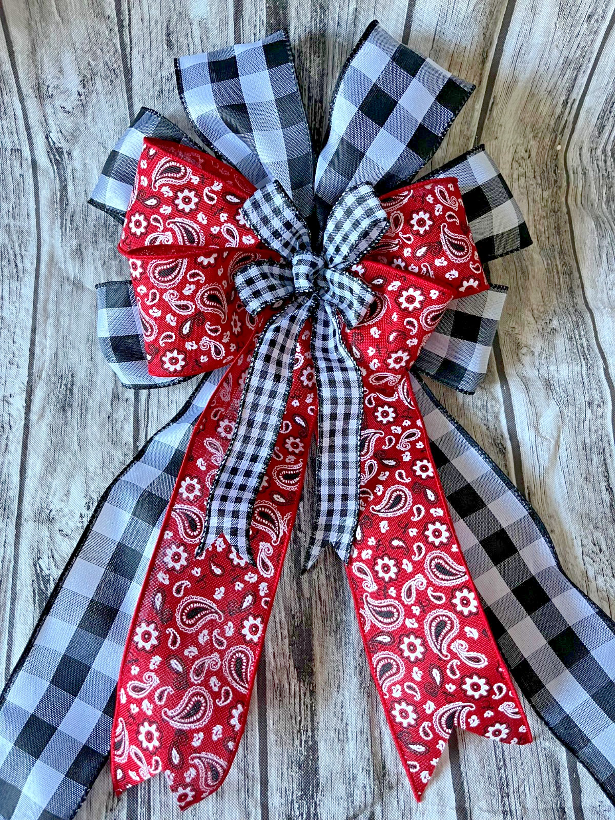 10″ Farmhouse Wreath, Lantern Bow: Red Bandana, Buffalo Plaid Wired Ribbon Bow