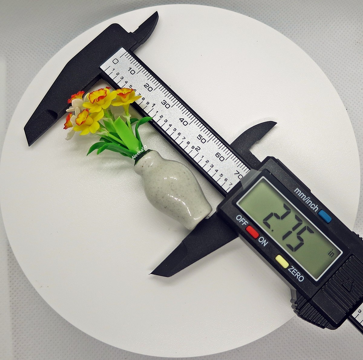 USstk 1:12 Handmade Clay crafted Miniature Daffodil Arranged for Dollhouse.