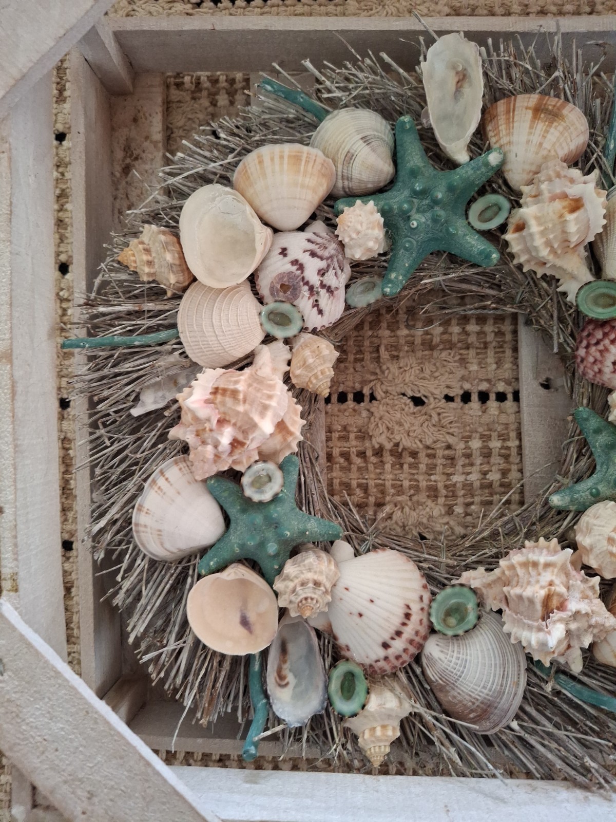 New In Crate Seashell Starfish Wreath “Shoreline” Luxury Home Decor Wall Hanging