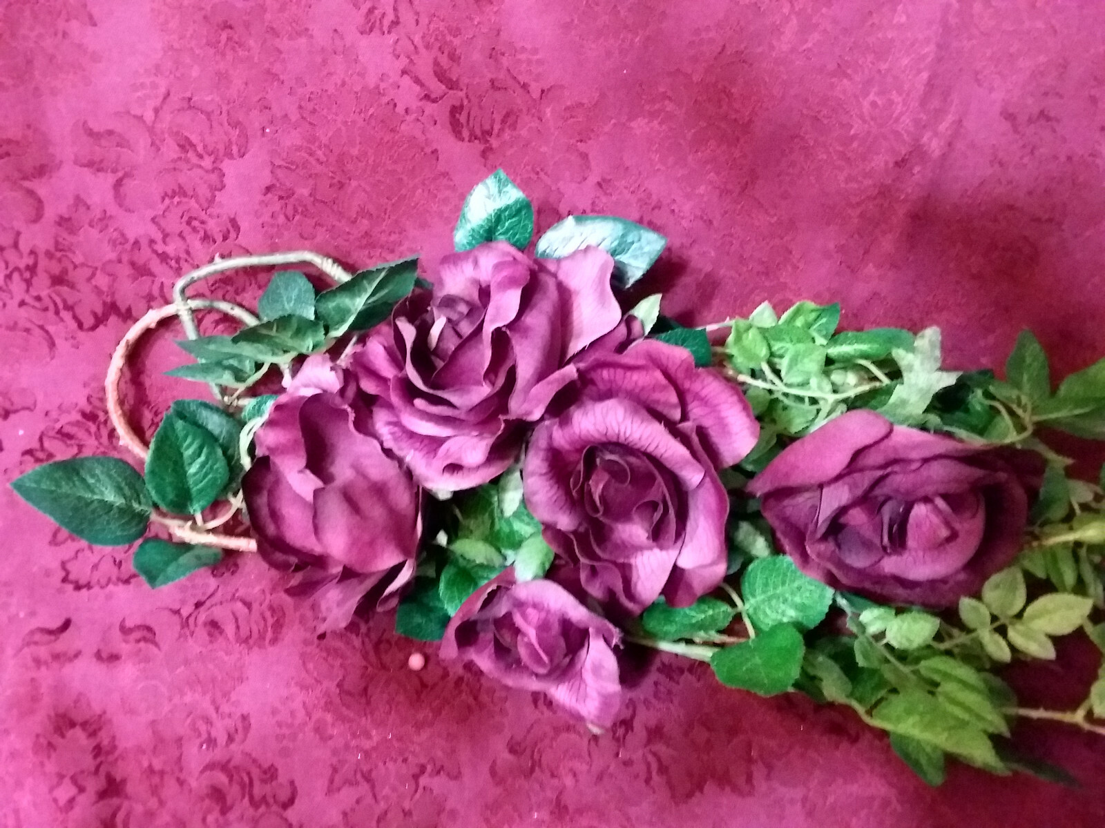 Home Interiors Silk Floral Romantic Burgundy Rose Vertical Swag/New/Free Ship