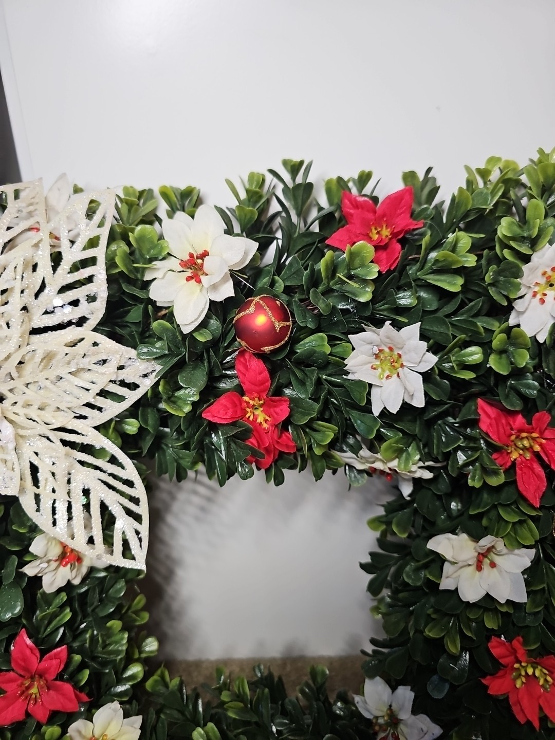 Stunning 16″ Tea Leaf and Poinsettia Artificial Square Holiday Wreath