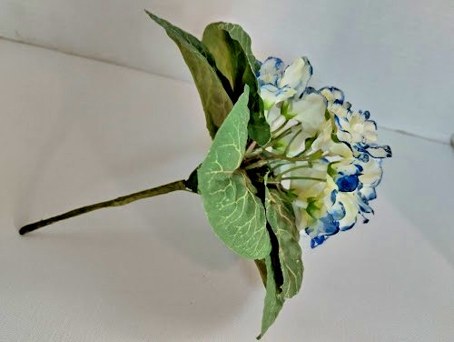 8″ ARTIFICIAL Semi-Miniature African Violet – no pot.