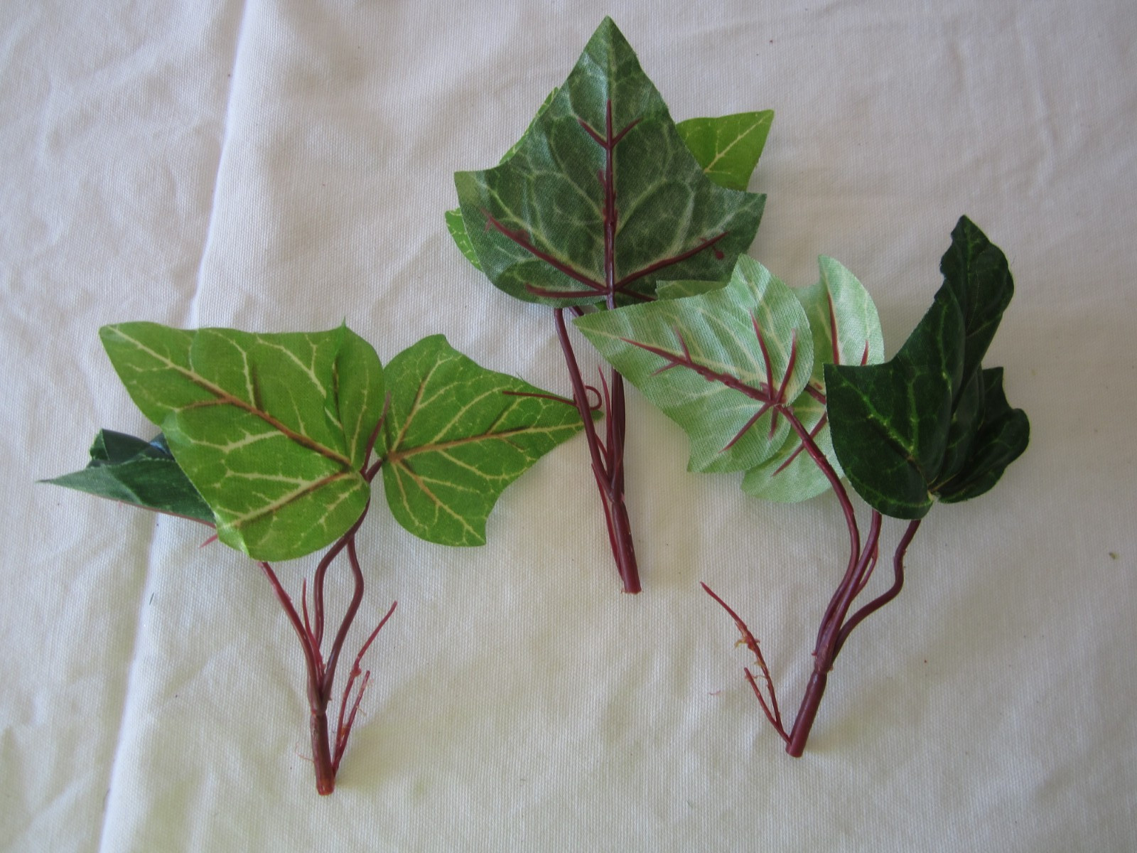 Artificial Floral Green & Red Leaf Bush Branch Stem Greenery Leaves Home Decor