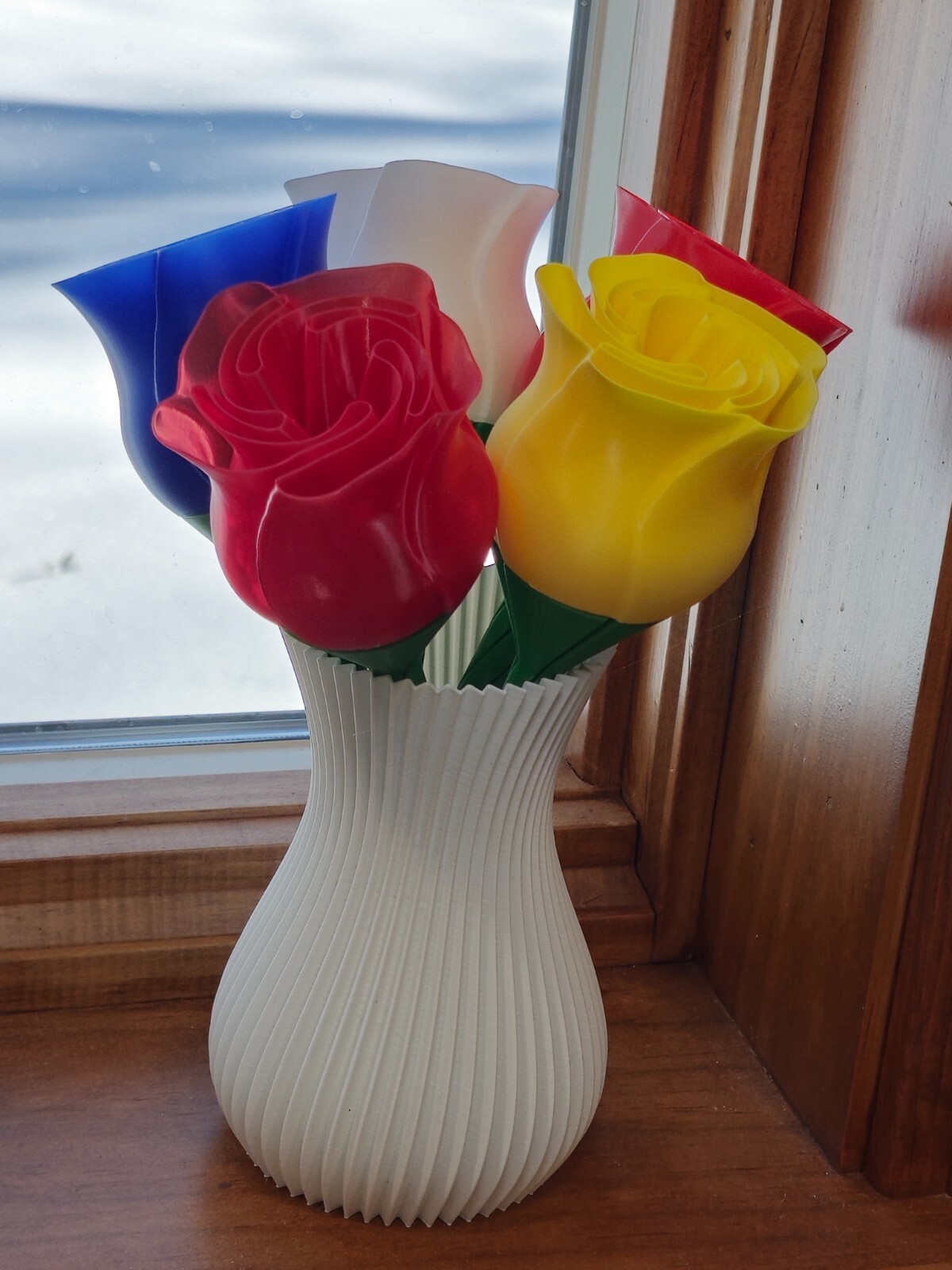 Beautiful 3D Printed Rose with Vase for Dry Flowers – Unique Home or Office Deco