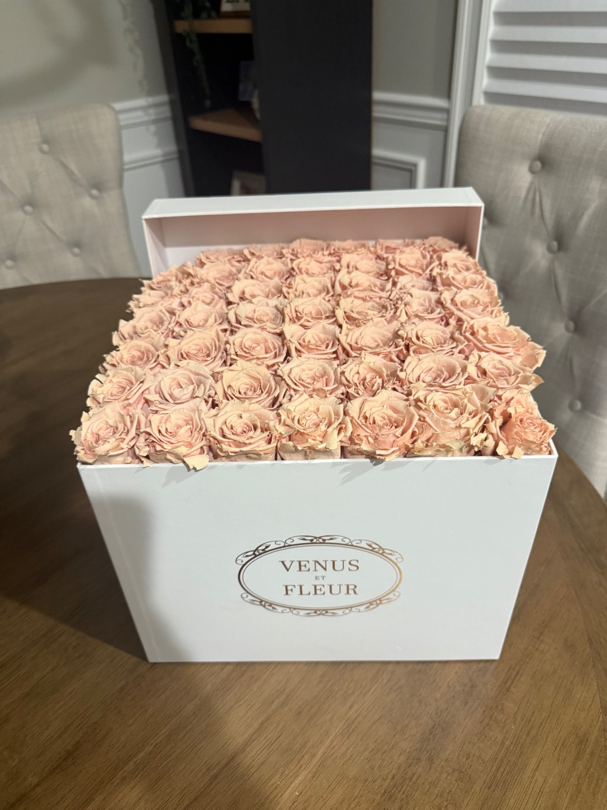 Venus ET Fleur Pink Classic Large Square Rose Box