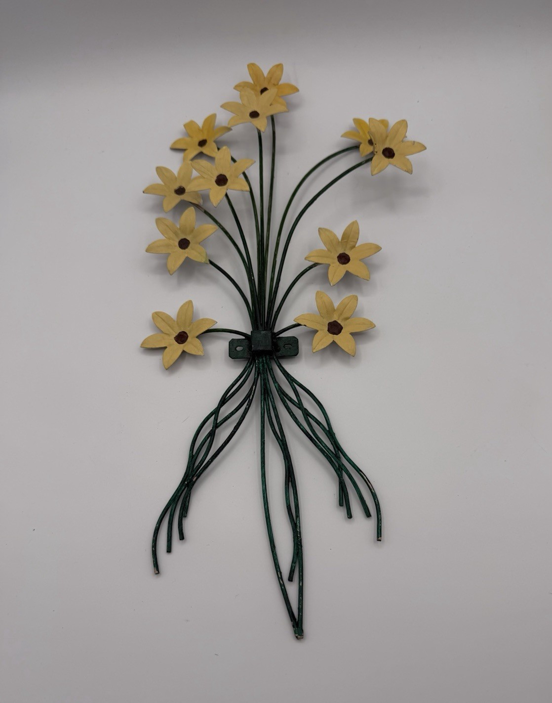 MCM Yellow Daisy Metal Floral Wall Decor Hanging Arrangement 15″ x 9″