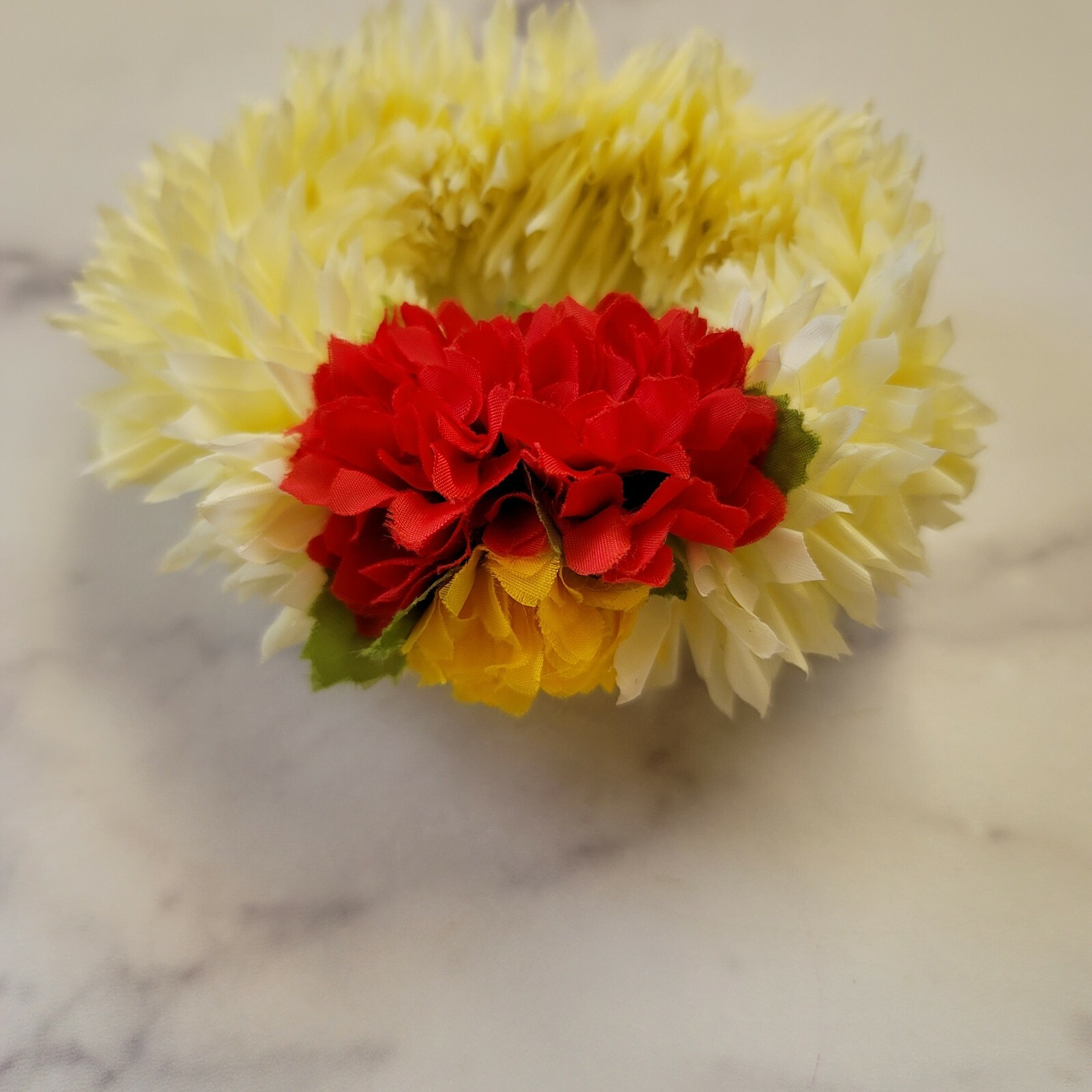 1 piece Cream floral Hawiiaan tropical miniature wreath laurel wrist size