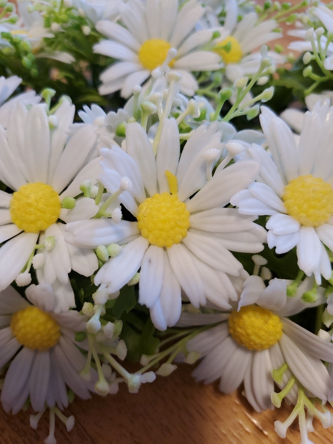 1970’s Faux Floral Centerpiece Taper Holder- White Daisies Plastic Flowers 12″