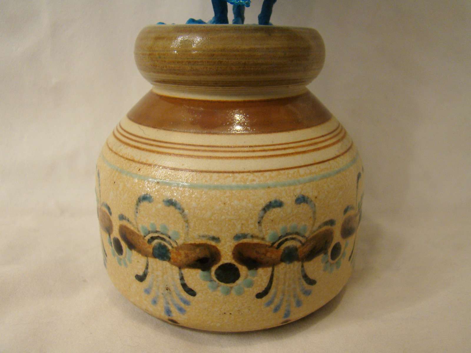 BLUE PRECOSIA SEED BEADED ROSES X 3 SET IN CERAMIC VASE HANDMADE IN AUSTRALIA