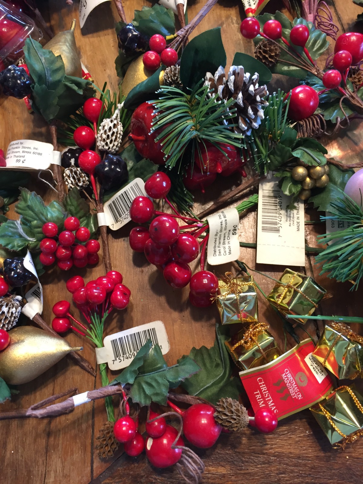 Lot of 57 Christmas Holiday Floral Arrangement Decor,Berries,Pinecones,NEW