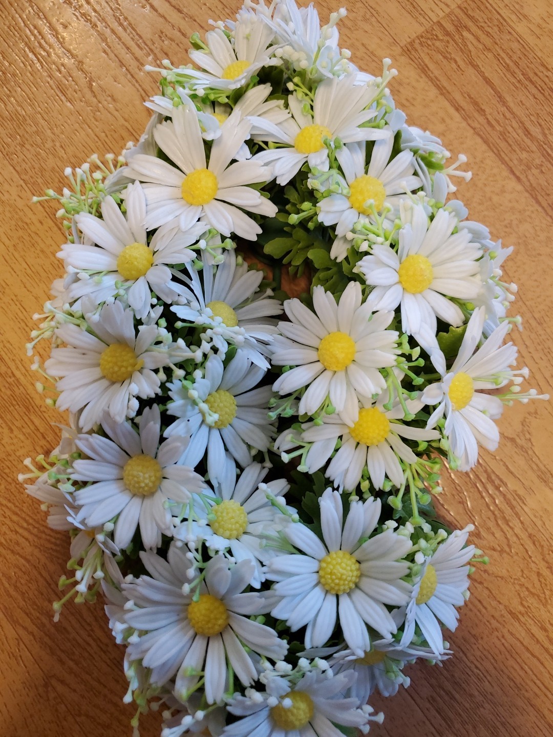 1970’s Faux Floral Centerpiece Taper Holder- White Daisies Plastic Flowers 12″