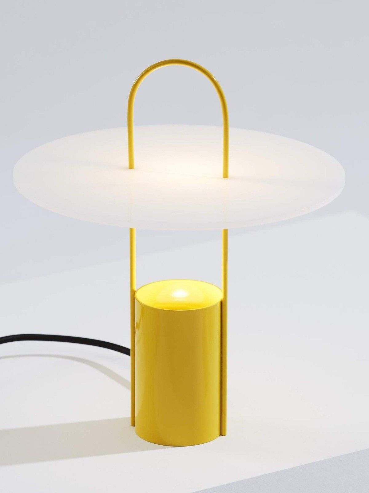 Modern Minimalist Table Lamp – Soft Ambient LED Light | Contemporary Home Decor