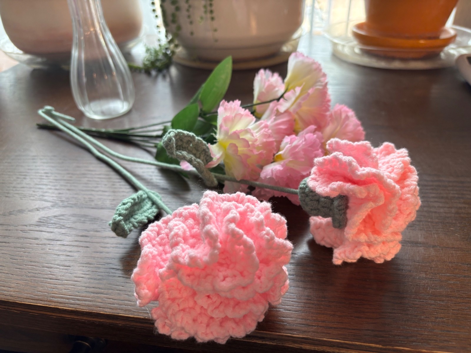 Crochet Pink Carnation Flower Bouquet 17″ Tall with 8.75″ Tall Glass Bud Vase