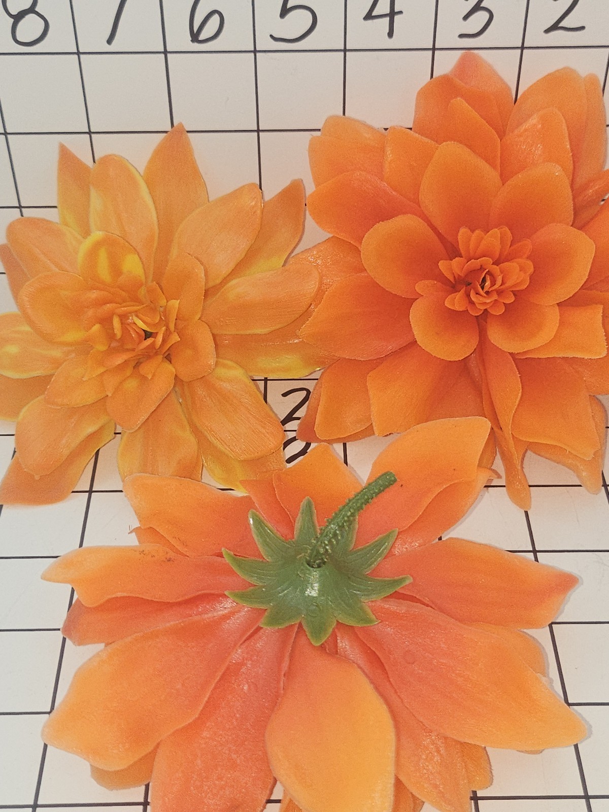 23 Vtg 1970s Lg Plastic Faux Flowers Short Stem & Fiber Optic Threads Multicolor