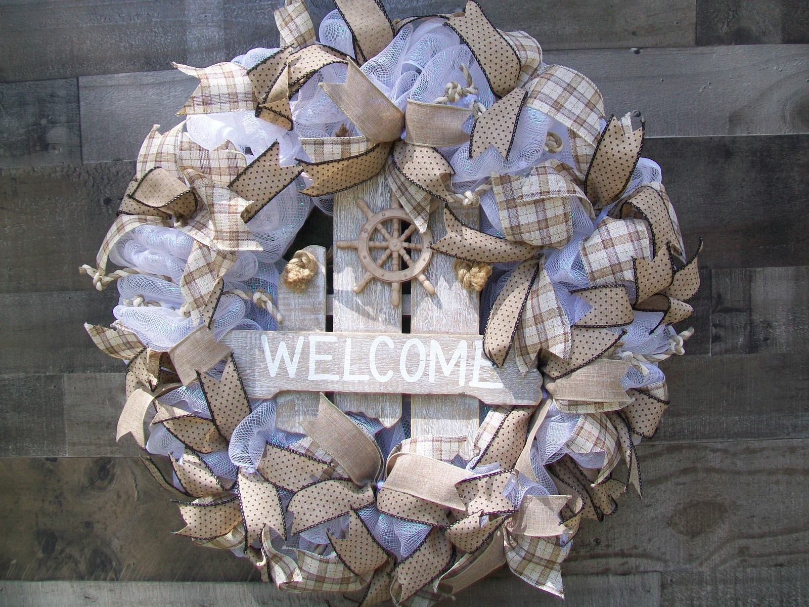 Country Farmhouse Beige White Mesh Wreath with Wood Fence Welcome Plaque