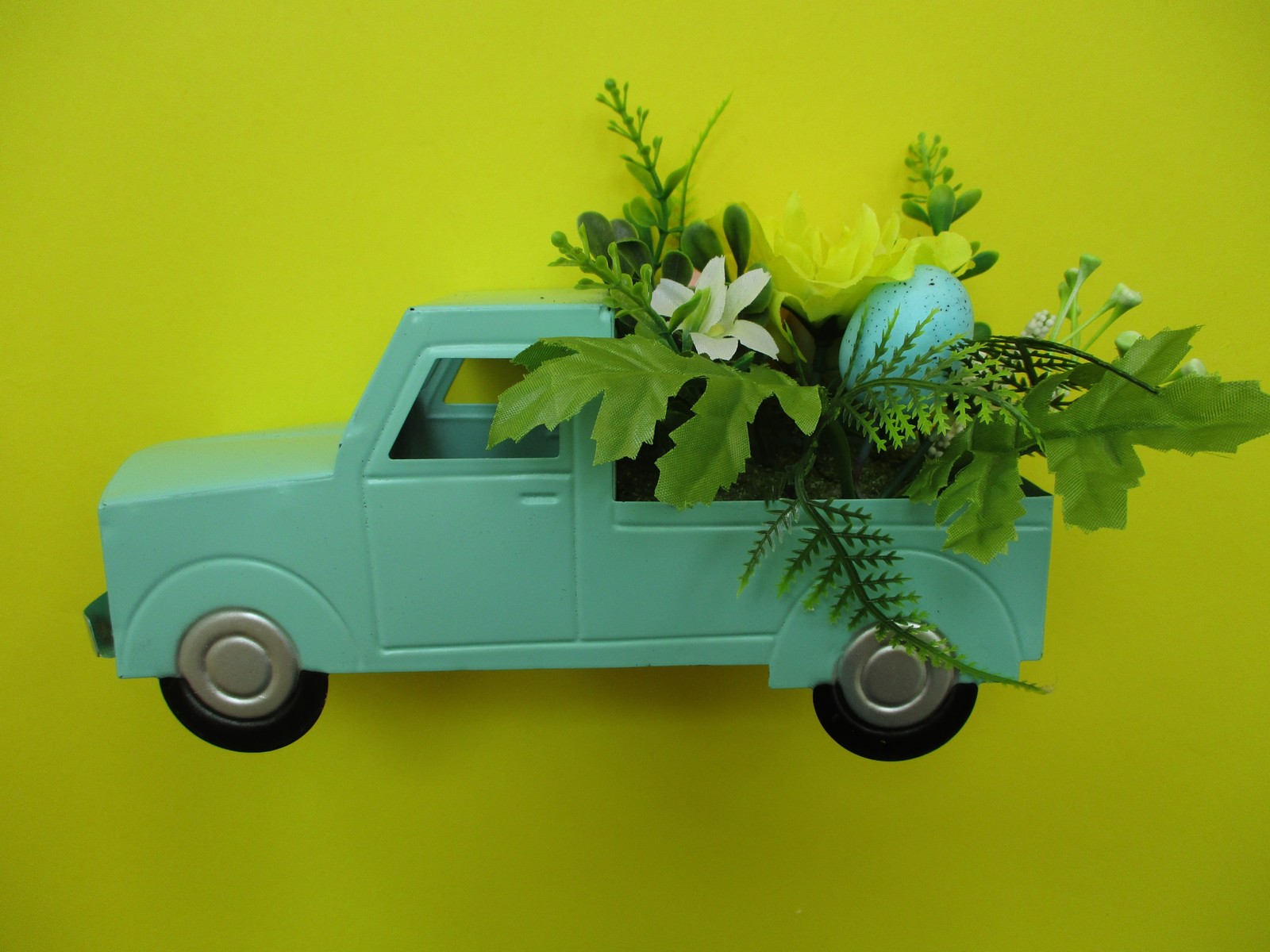Spring Blue PICK-UP TRUCK flowers & eggs BLUE GREEN YELLOW WHITE 11″ x 5″ tall