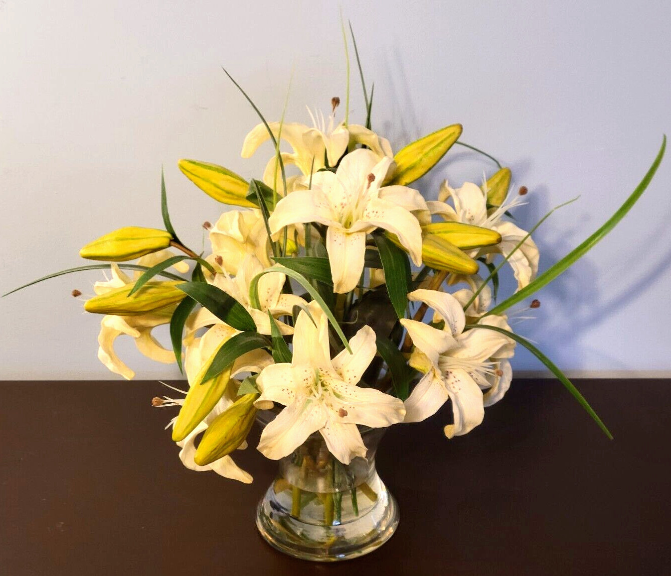 Petals Office Scapes Direct Silk Lillies Floral Arrangement In Glass Vase PSJ