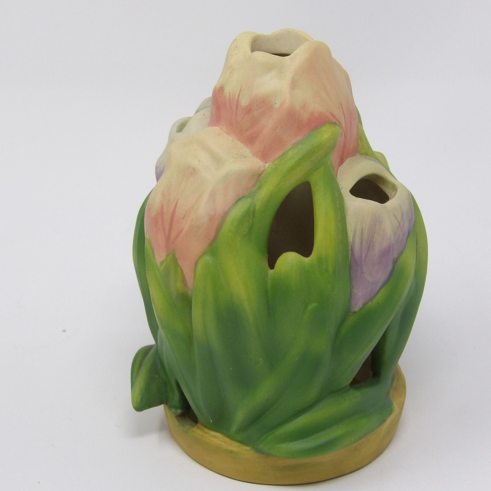Vintage Floral Frog Floral Bouquet Shaped 4 3/4″ H x 3 1/2″ W Pink & Purple Flow
