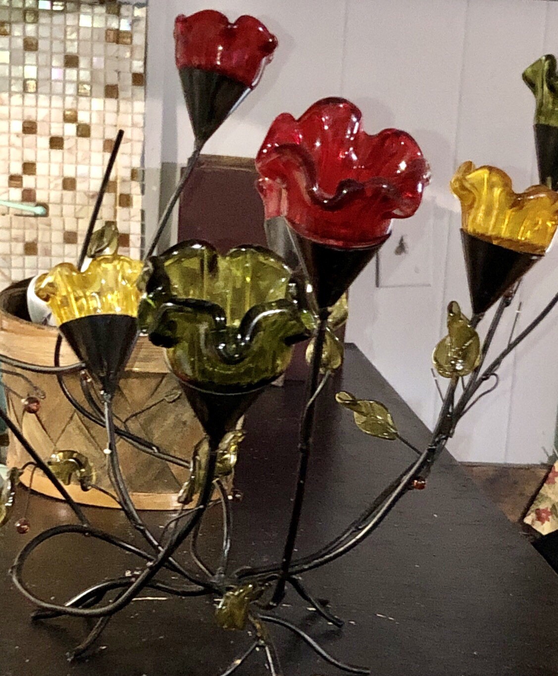 Vtg Wrought Iron Centerpiece 9 Stems & 9 Legs 7 Thick Glass Roses 18×21 In.