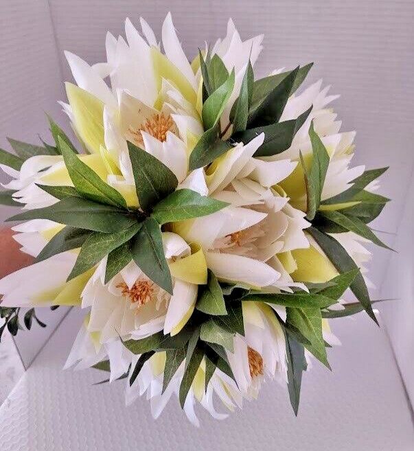 Artificial lotus flower bouquet