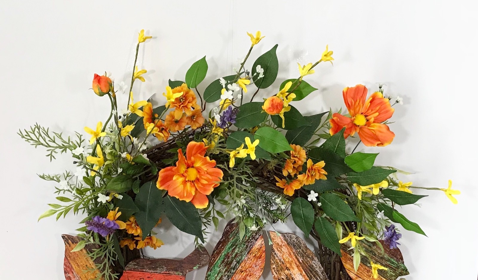 SPRING WILDFLOWERS GRAPEVINE WREATH BIRDS ON LIMB SUMMER ORANGE YELLOW FLORAL
