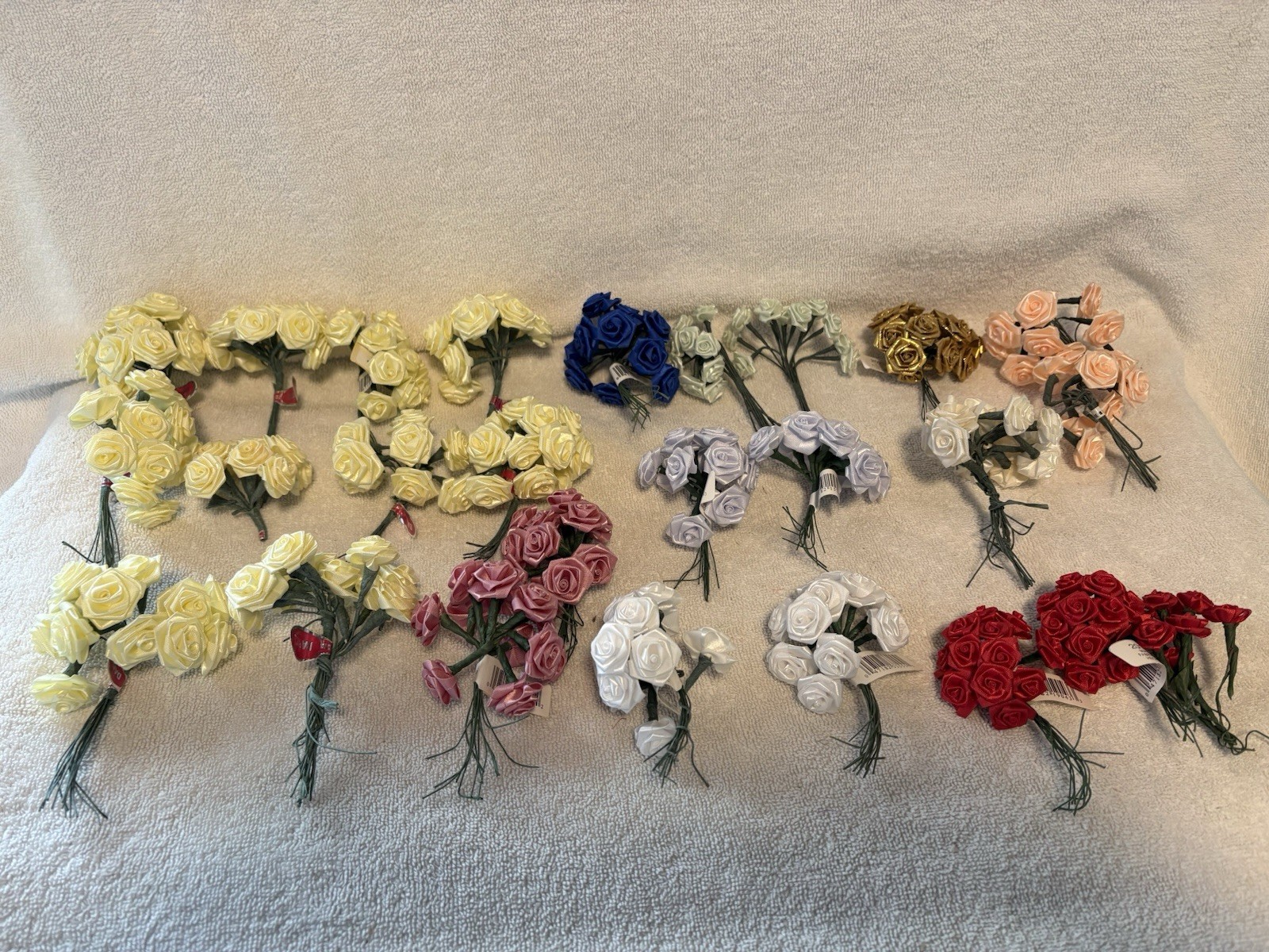 Vtg Lot Of 25 Bundles Mini Rose Artificial Poly Silk Wired Flowers