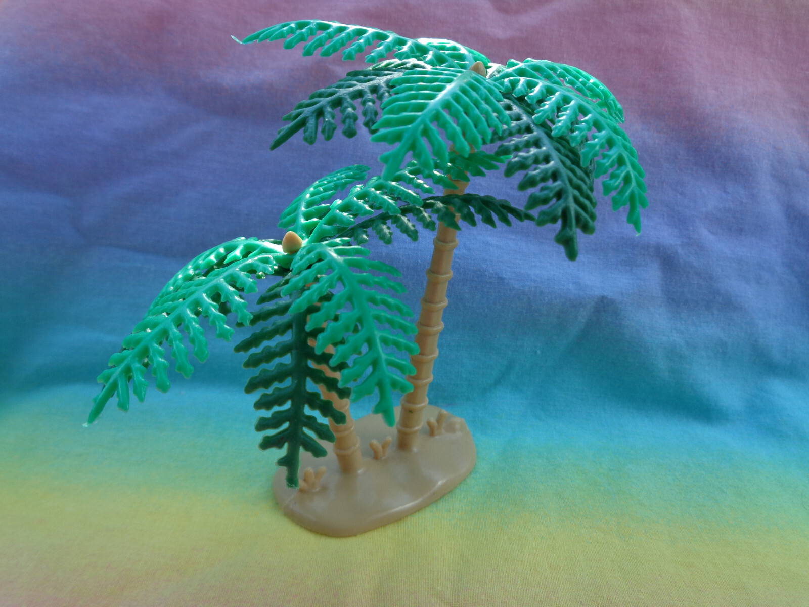 Toys”R”Us Coconut Palm Tree Artificial Miniature Plastic Diorama