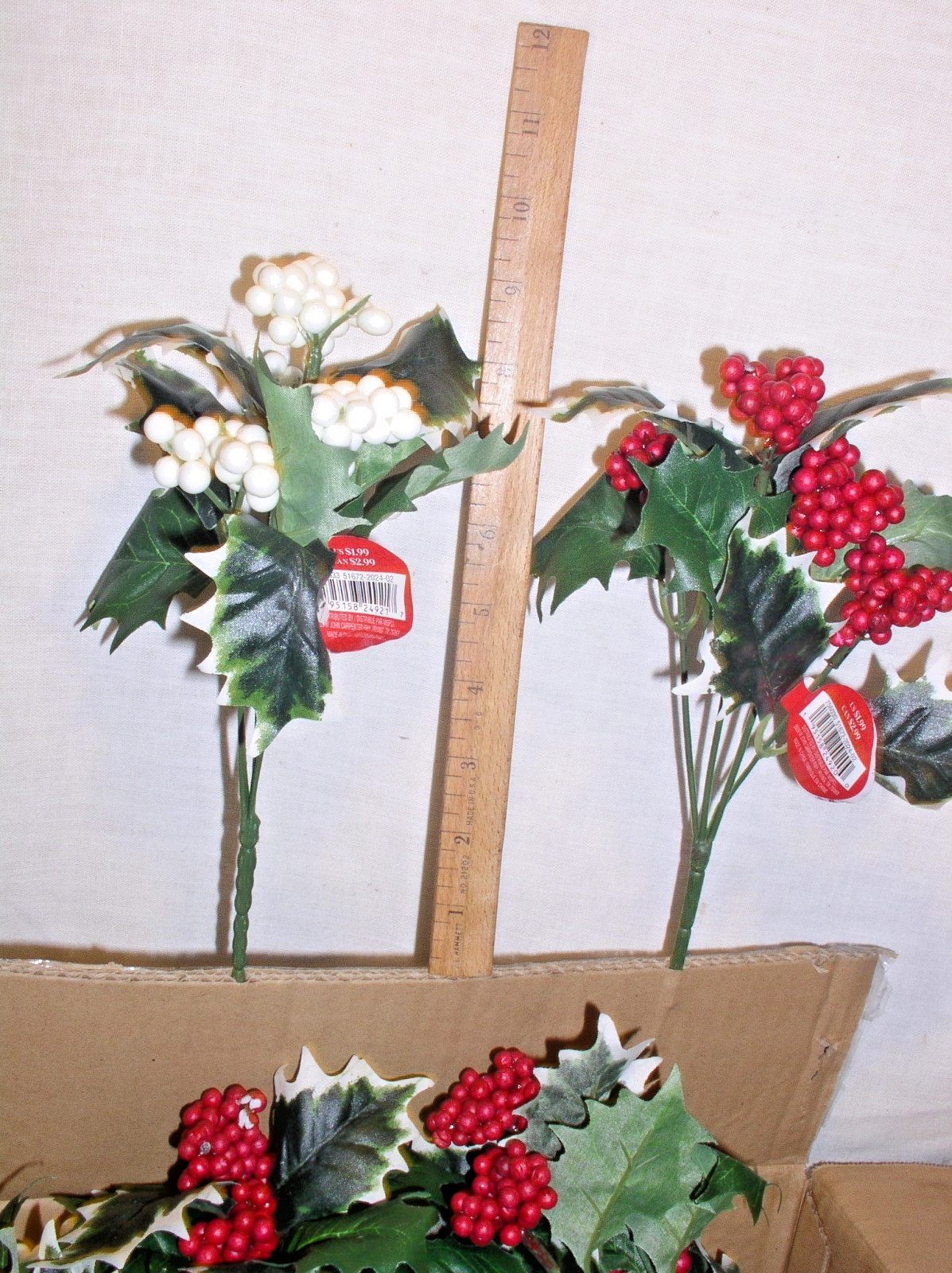 12 RED + 12 WHITE NEW ASHLAND CHRISTMAS HOLLY BERRY BUSH SPRIG SILK FLOWER BUNCH