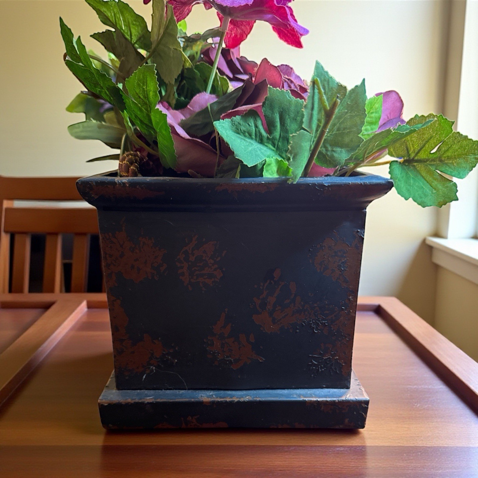 Artificial Floral Rose Floral Arrangement in 15.5″ x 6.5″ Decorative Metal Box