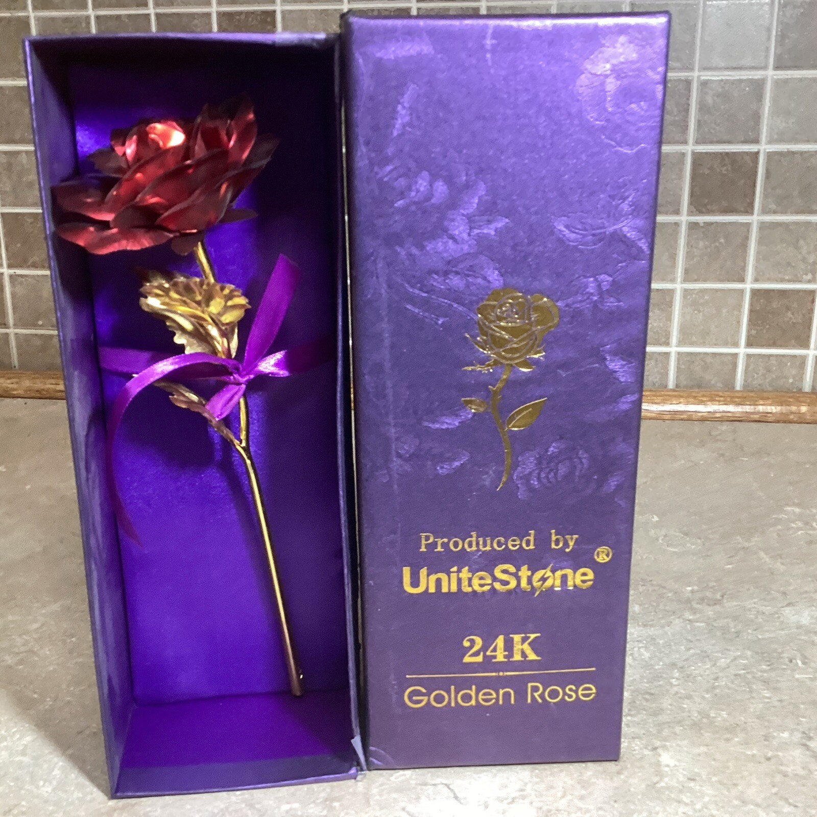 UniteStone 24kt Gold Foil Red Rose w/Gold Leaves 10″L, Lovely!