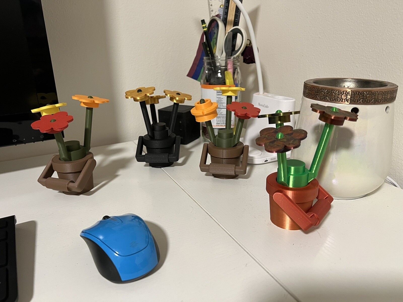 Giant Building Block Themed Flower And Bucket – 3D Printed