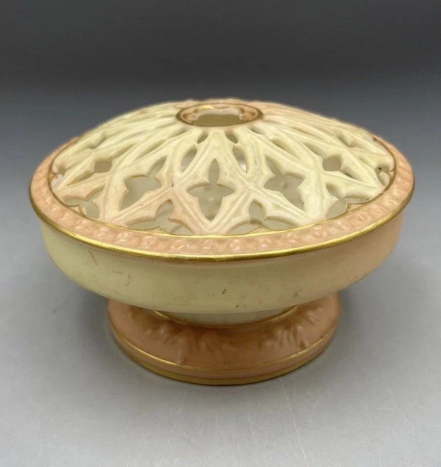 Antique Worcester Locke Porcelain Potpourri Jar Flower Frog